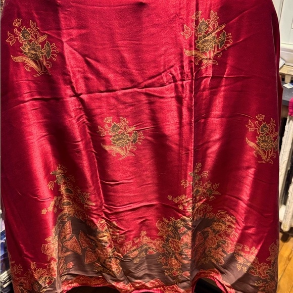 💫 Rare Vintage Victoria’s Secret Red Satin Shawl and / or Pashmina 💫 - Picture 12 of 16